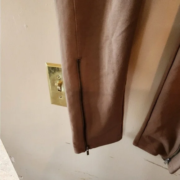 Lane Bryant brown high rise leggings with ankle zippers size 18 - Picture 2 of 4